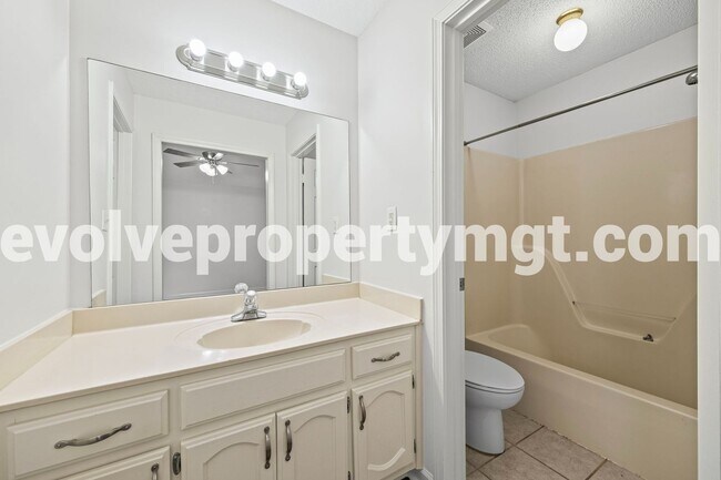 Building Photo - 8608 Port Douglas Dr