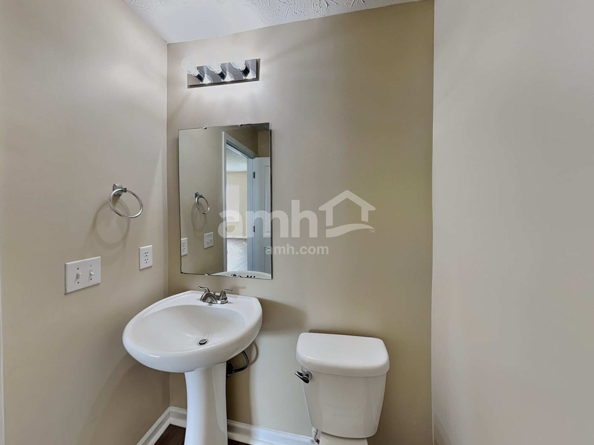 Building Photo - 2266 Boneset Dr