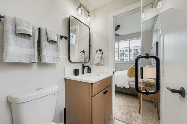 Building Photo - 4100 E Warren Ave