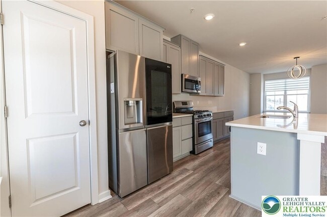 Building Photo - 4936 Brookside Ct