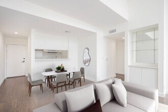 Building Photo - 1616 N Serrano Ave