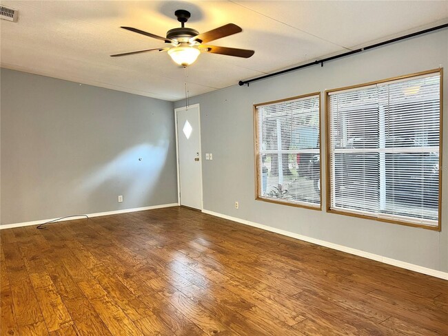 Building Photo - Spacious 3bed/2bath home in Bay Hills vill...