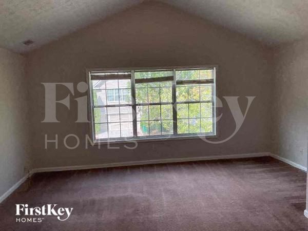 Building Photo - 736 Shadow Lake Dr