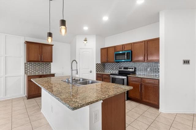 Building Photo - 803 Quartz Trl