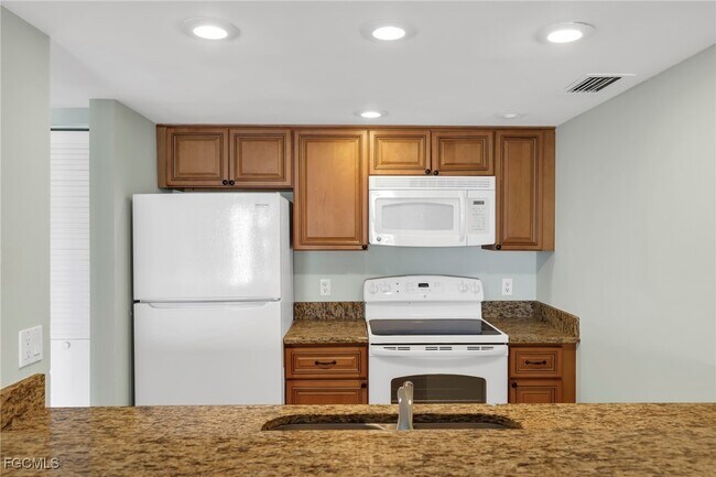 Building Photo - 2885 Palm Beach Blvd