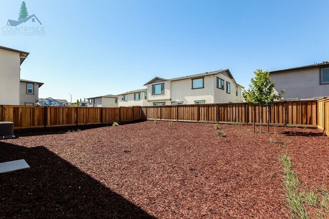 Building Photo - 2824 Wrangell St