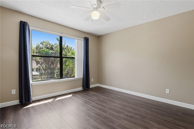 Building Photo - 13605 Eagle Ridge Dr