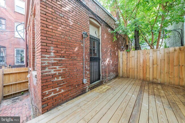 Building Photo - 1306 Euclid St NW