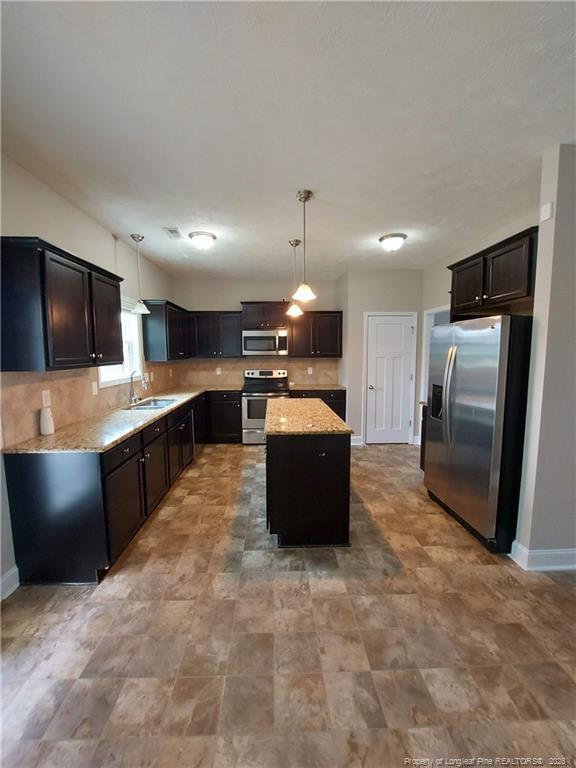 Building Photo - 2402 Market Hill Dr