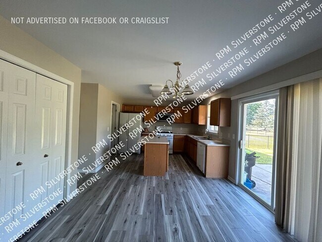 Building Photo - 18013 Marsal Dr