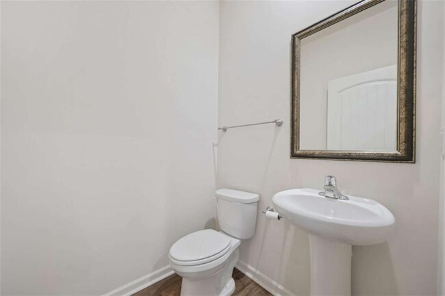 Building Photo - 826 Bentley Dr