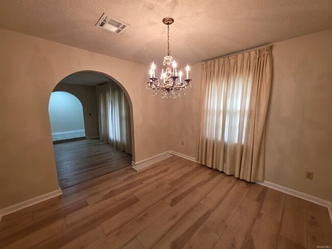 Building Photo - 4254 Lawnwood Dr