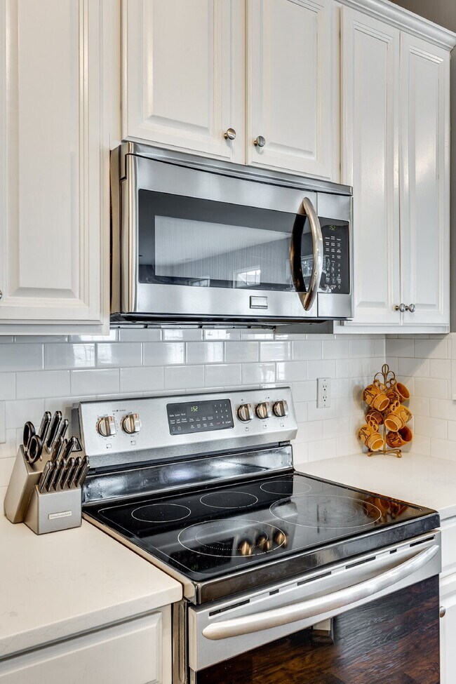 Building Photo - 928 Kite Dr