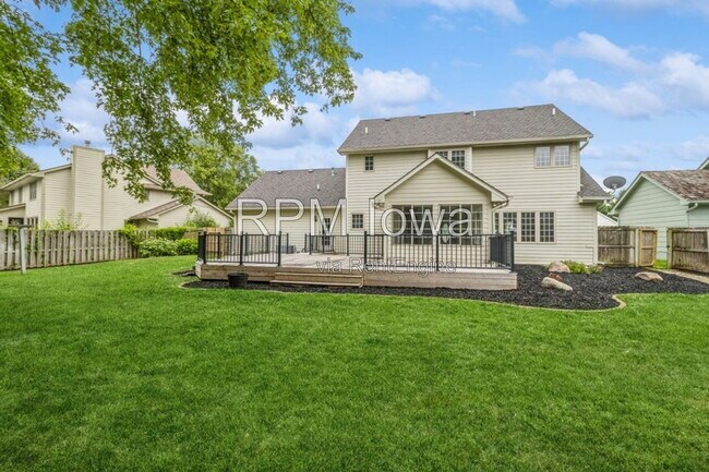 Building Photo - 13585 Summit Dr