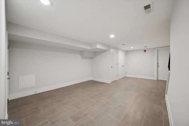 Building Photo - 629 N 32nd St