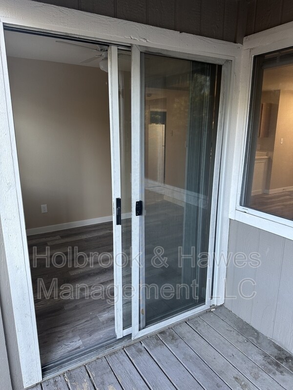 Building Photo - 4531 Boardwalk Dr