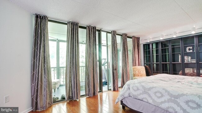 Building Photo - 19 Rock Hill Rd