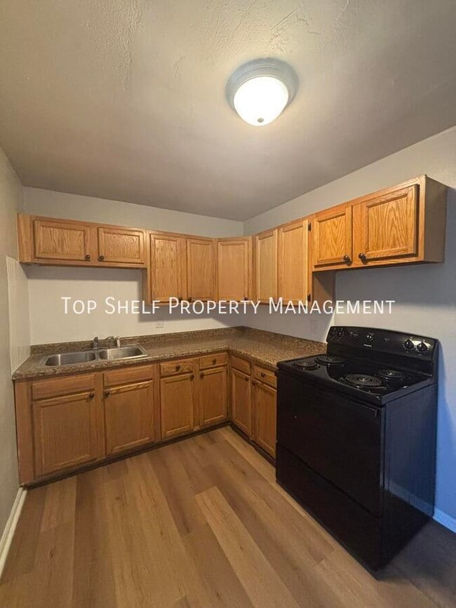 Building Photo - 7503 SW 13th St