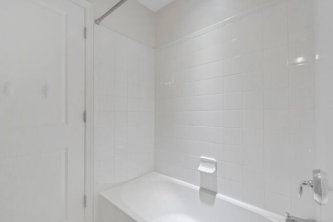 Building Photo - 42298 Lancaster Woods Sq