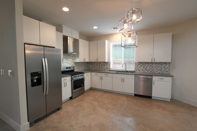 Building Photo - Contemporary East Austin Home with Private Yard & Garage