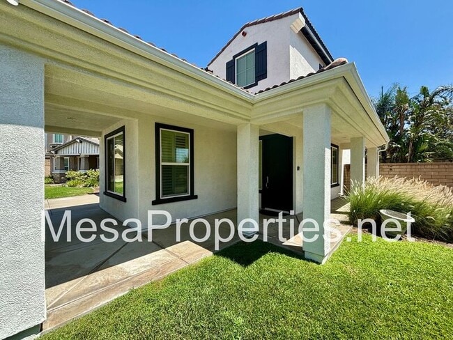 Building Photo - 5729 Nutwood Pl
