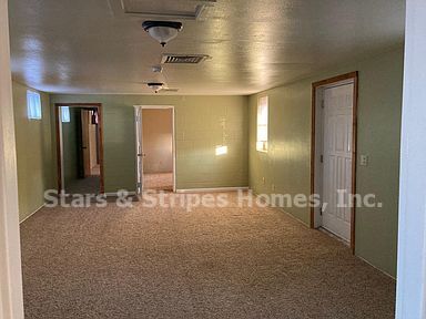 Building Photo - Unique house on large lot