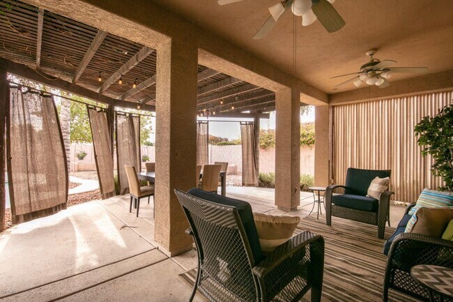 Building Photo - Nice Chandler home with Sparkling Swimming...