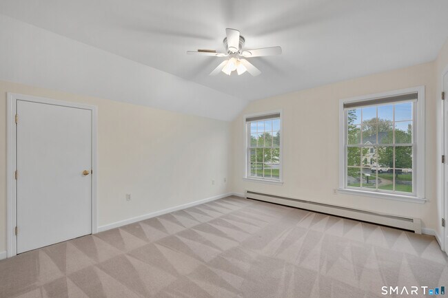 Building Photo - 6 Fennwood Dr