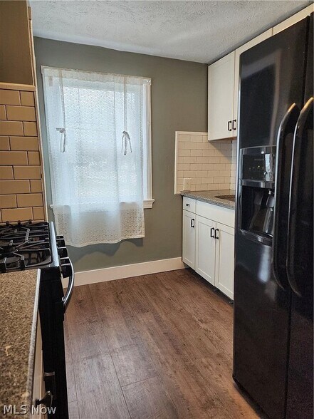 Building Photo - 5435 Beechwood Ave