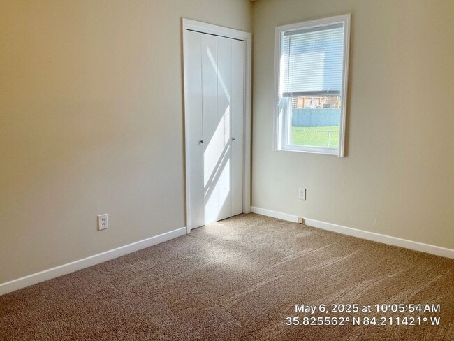 Building Photo - ** ~~ Beautiful 3 bedroom 2 bath house in ...