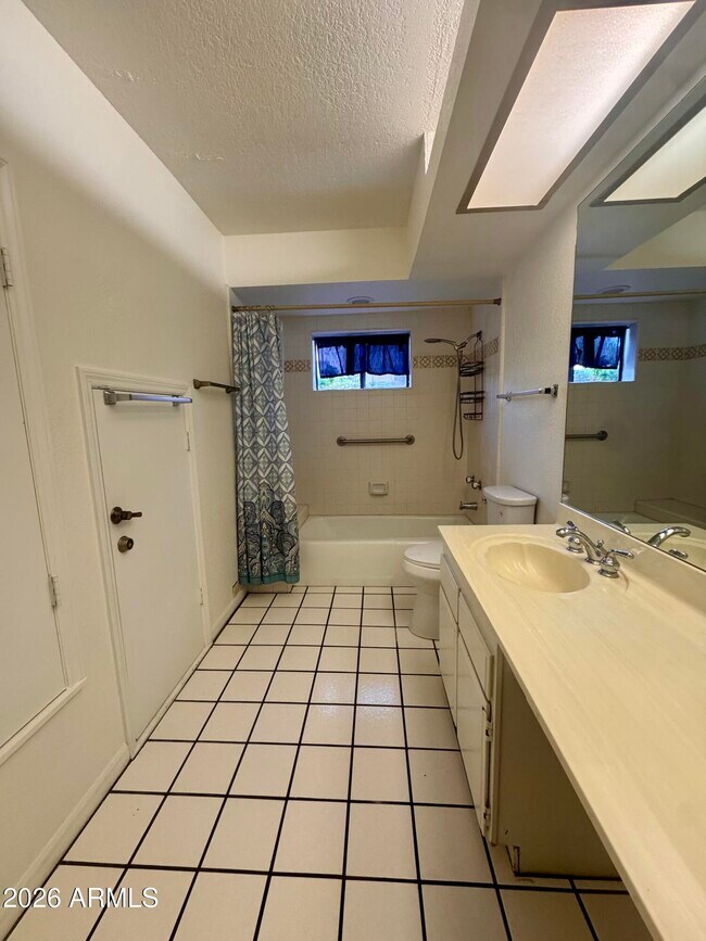 Building Photo - 4525 N 66th St