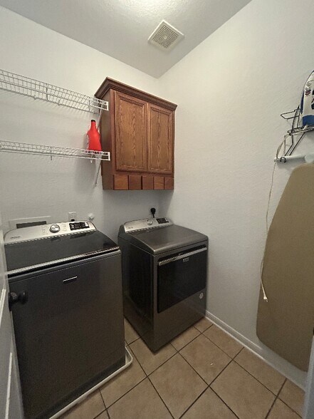 Building Photo - 13926 Bella Donna