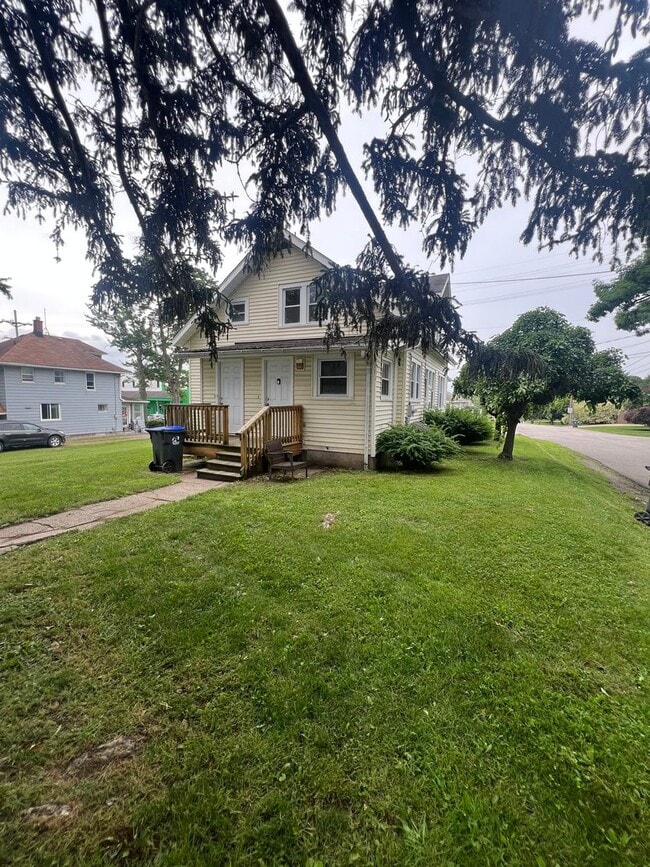 Building Photo - 1532 Lehigh St