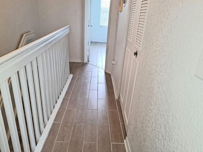 Building Photo - 705 SW 148th Ave