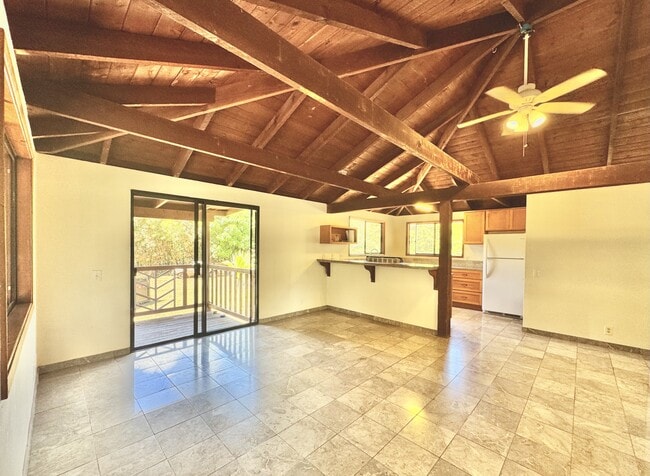 Building Photo - 1727 Kauhikoa Rd