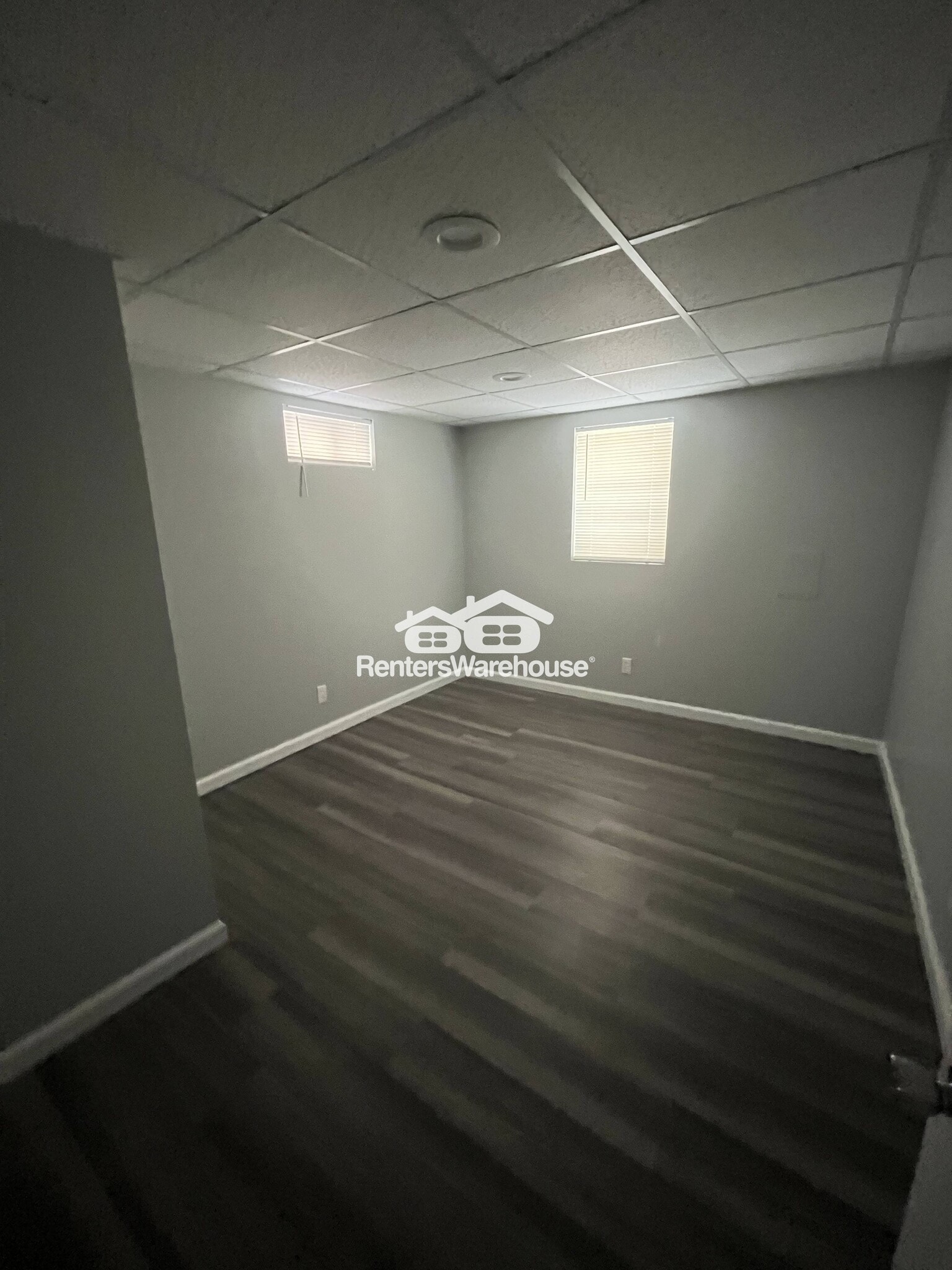 Building Photo - 9812 Balboa Dr