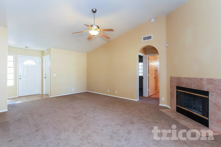 Building Photo - 1464 E Rosemonte Dr