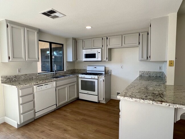 Building Photo - Coming Soon: Renovated 3-Bedroom Home with 2-Car Garage in Quailwood