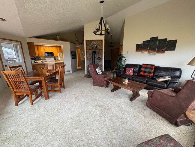 Building Photo - 391 N Somers Rd