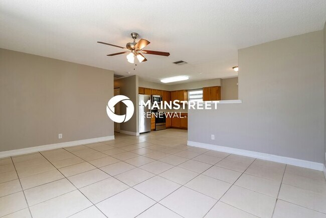 Building Photo - 3 Bedroom Pet-Friendly Home in Fort Myers,...