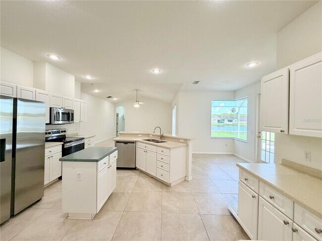 Building Photo - 14606 Coral Berry Dr