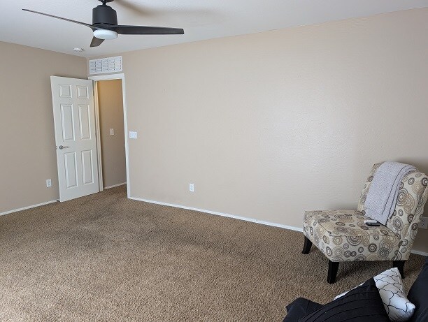 Building Photo - 46057 W Dutchman Dr