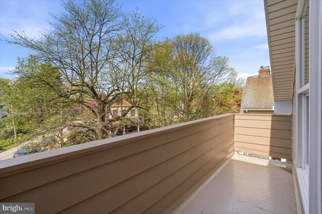 Building Photo - 425 Grove Pl