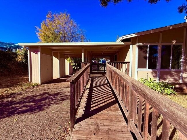 Building Photo - 28 Westwood Way