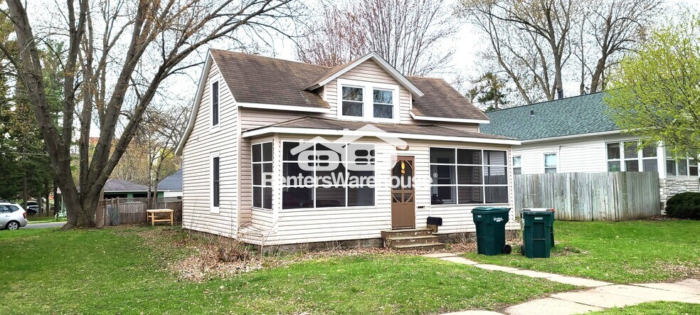 Primary Photo - 528 E Walnut St