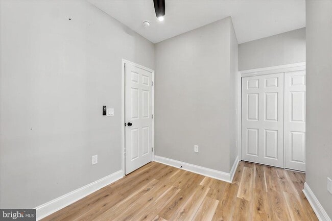 Building Photo - 5853 Cedar Ave