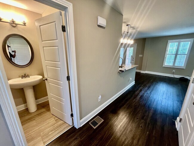 Building Photo - 2474 Shadowood Rd