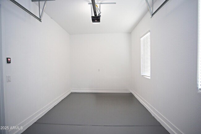 Building Photo - 4623 S 111th Dr