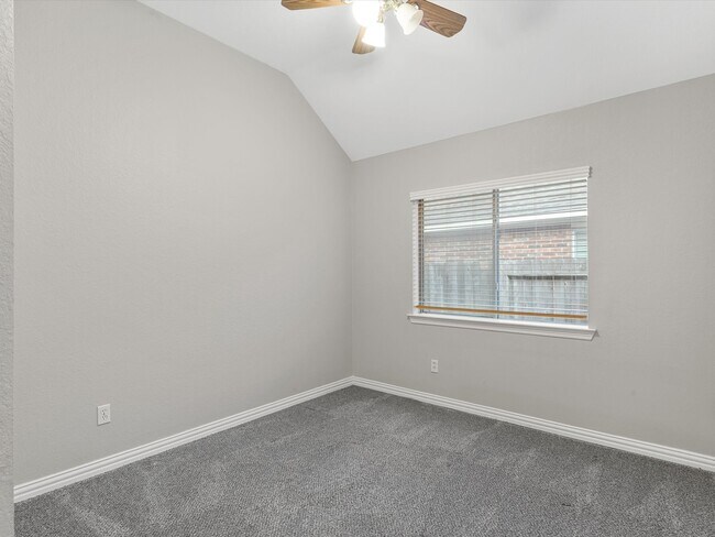 Building Photo - 23719 Allingham Ln