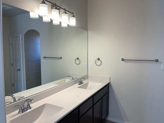 Building Photo - 5469 Osha Spg St